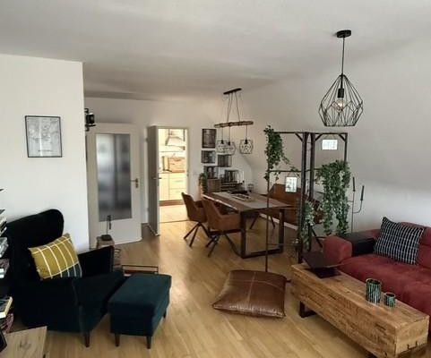 Lichtdurchlüftete 95m² Wohnung im Herzen von Eilendorf
