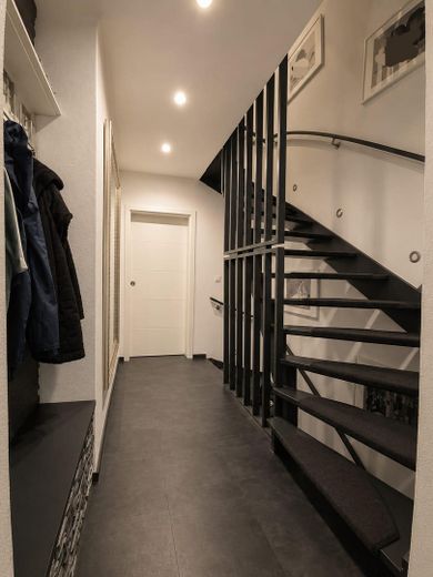 PROVISIONSFREI Großzügiges Reihenmittelhaus in Bremen-Osterholz – Flur