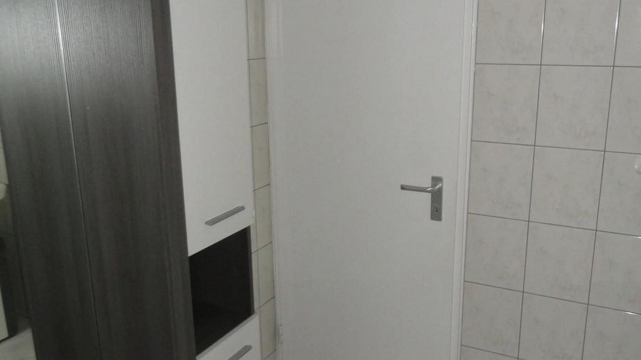 Inheidener Straße: Helle 2-Zimmer-Wohnung mit Süd-Balkon, Einbauküche & Top-Anbindung – Photo 16