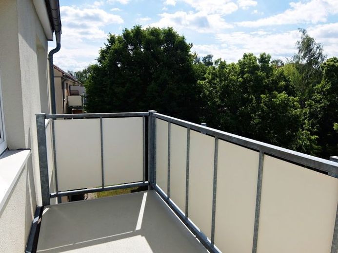 3-Zimmer-Wohnung mit Dusche und Balkon – Foto 1