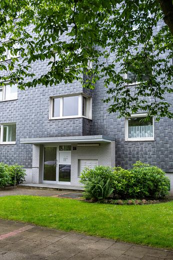 Zentral, hell und gut angebunden – attraktive 3-Zimmer-Wohnung- provisionsfrei – Vorderansicht