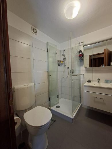 Ampia casa a schiera centrale ben attrezzata, spazio sufficiente per tutta la famiglia – Dusche 