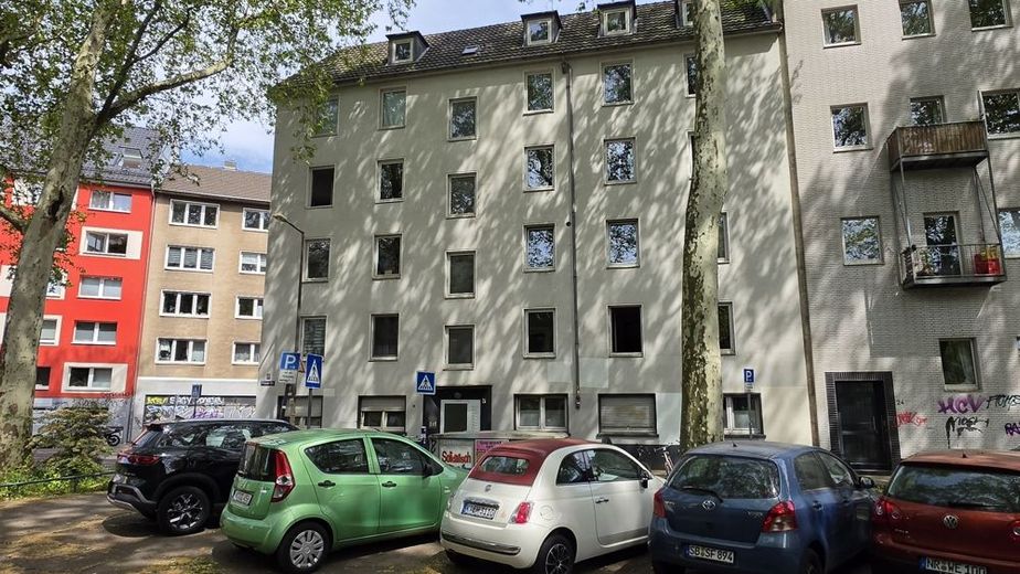 Ruhig zwischen Uni, Barbarossaplatz und Volksgarten - leerstehend mit STELLPLATZ (A384ms) – Ansicht 1