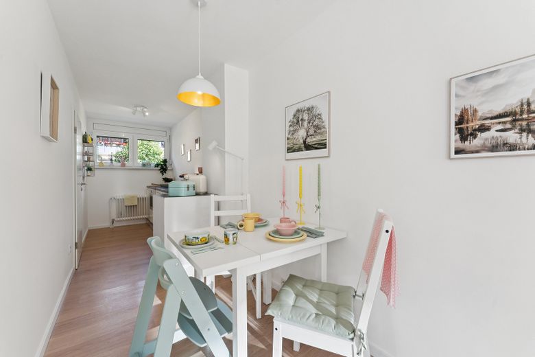 komplett renoviertes Reihenhaus in Geismar: einziehen und genießen – Küche EG