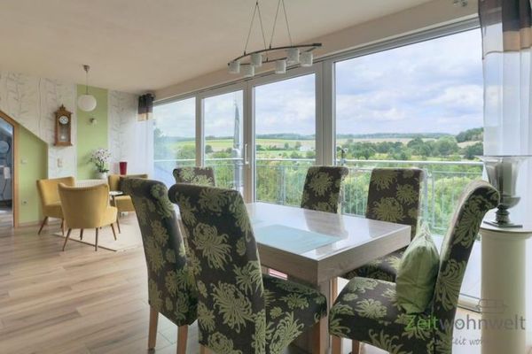 (EF1410_M) Kassel-Landkreis: Naumburg, gemeubileerd 2-kamerappartement met dakterras en fantastisch uitzicht