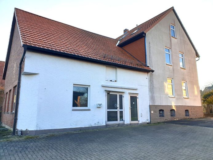 Alfeld-OT, EFH + Nebengeb. – Foto 1