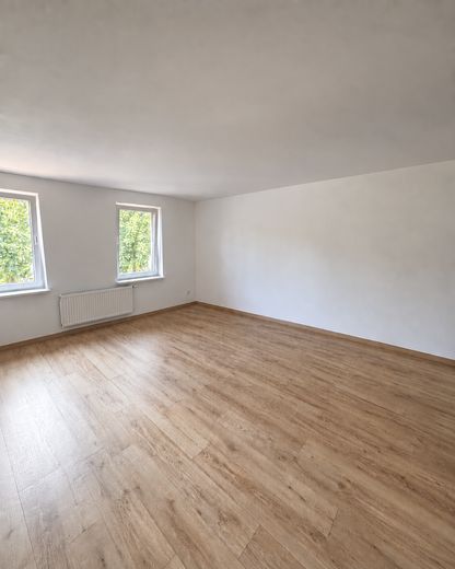 Чудова 4-кімнатна квартира | 135 м² | Балкон | 2 ванні кімнати | Вбудована кухня | Сад – Schlafzimmer