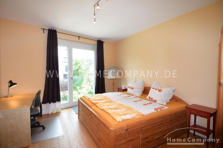 Lichtdurchflutete, große 2-Zimmer-Wohnung in Mitte, möbliert – 2e8a9200a5c415435bf6306db562ba4e2d6285f6.jpg