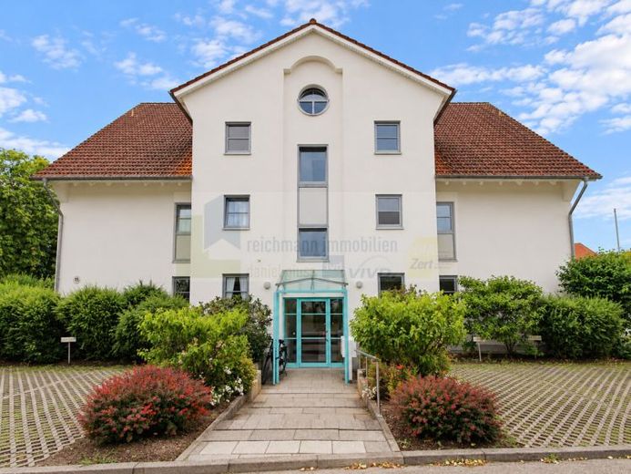 Accattivante e straordinario: appartamento mansardato di 2,5 locali a Bad Dürrheim con loggia soleggiata, posto auto e soppalco per gli ospiti – Foto 1