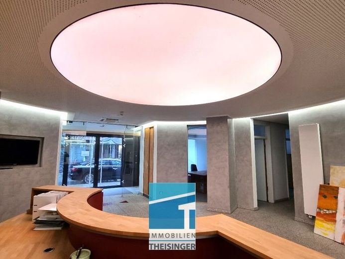 Innenstadt, exkl. Büro oder Praxis im Erdgeschoß! Individuell nutzbar! Parkplätze vorhanden! – Foto 1