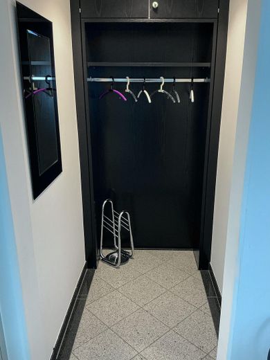 Repräsentative EG Bürofläche in gepflegtem Bürohaus – Garderobe 