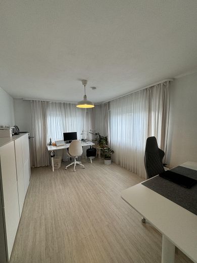 Lichtdurchflutete 3,5 Zimmerwohnung in Ehningen – Foto 11