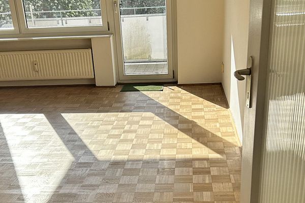 2 Zimmer Wohnung mit Balkon Nähe Uni/Uniklinik Lübeck Sankt Jürgen