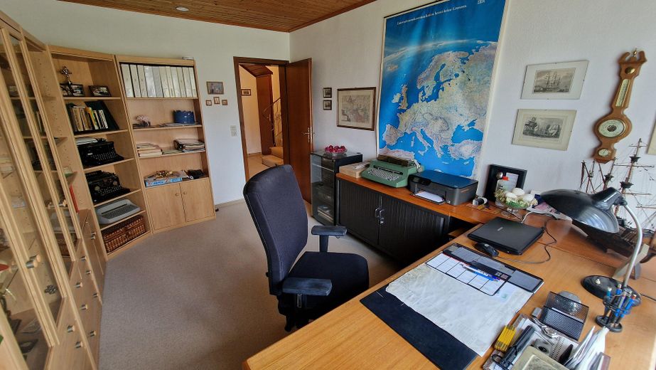 Reserviert! Exklusiver Bungalow in Königswinter: Homeoffice, traumhafte Aussicht, Sonnenuntergänge – Büro/Kinderzimmer