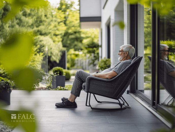 Zuhause mit Charakter - großzügige 3-Zimmer in eleganter Umgebung – Sommerabend auf der Terrasse