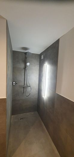 Mieszkanie 2-pokojowe w doskonałej lokalizacji z pięknym widokiem na Ren/widokiem – Badezimmer/Dusche 