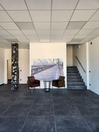 BÜRORAUM FÜR DEIN BUISNESS AB 360 € – Eingangshalle