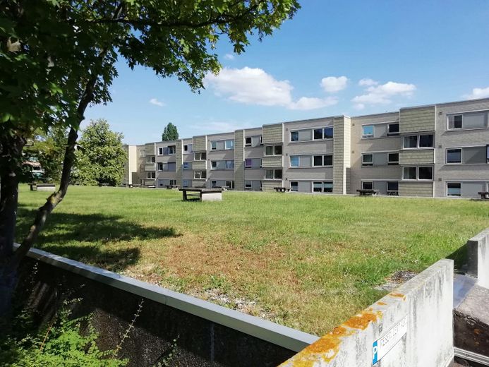 Rented 1-room apartment with south-facing loggia in a central location in Hemmingen – Außensicht