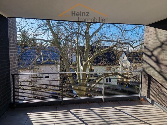 Ampio appartamento con balcone in una tranquilla posizione centrale – Foto 1