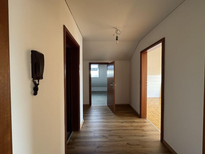 Helle, geräumige und frisch sanierte 2,5 Zimmer-Dachgeschosswohnung – Foto 14