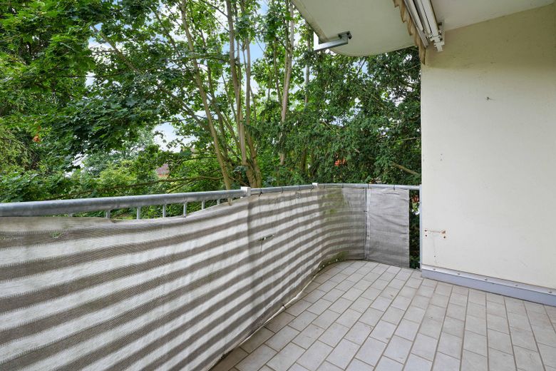 großer Balkon