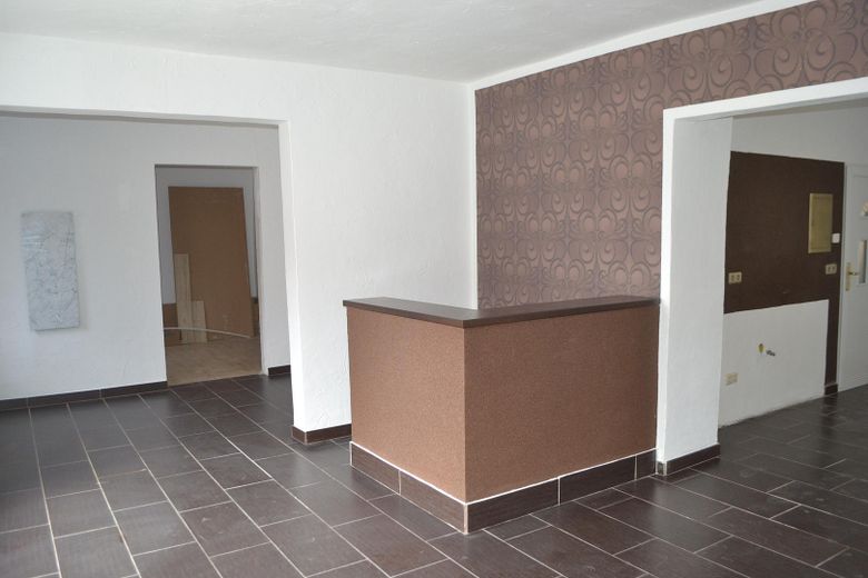 Unità commerciale in ottimo stato in posizione ben visibile – 72 m² con posto auto – Empfang5