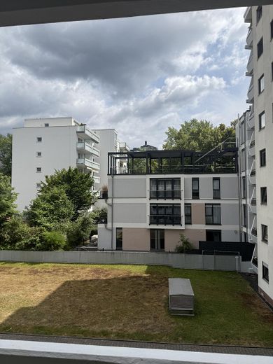 Stilvoll sanierte & modern möblierte 1-Zi Wohnung in Toplage – Balkonblick