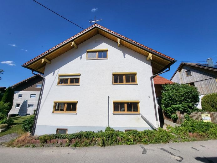 Suerte en Allgäu: elegante casa unifamiliar en ubicación tranquila con taller incluido – Außenansicht 