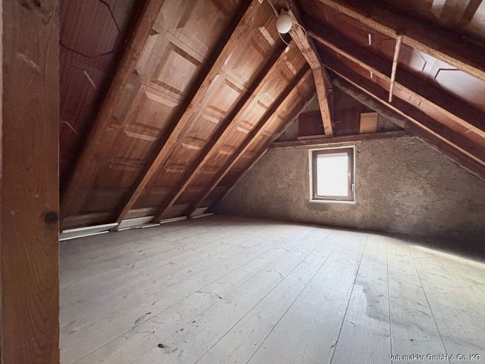 REDUZIERT!! Ein Zuhause mit Potenzial und Wohlfühlcharakter in Höchstädt – VUB0002350-15