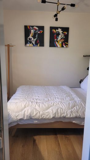 2-Zimmer-Maisonettewohnung mit Balkon – Schlafzimmer