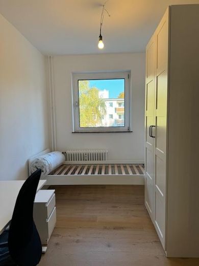 1 möbliertes Zimmer in renovierter 4-Zimmer-WG in Berlin-Spandau – Kleines Schlafzimmer