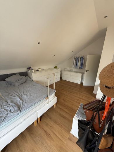 Reiheneckhaus mit Garten in Schwäbisch Gmünd – Dachstudio / Schlafzimmer 1