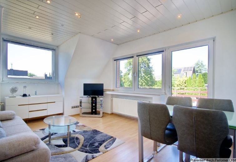 Möblierte 2-Zimmer-Wohnung mit großer Terrasse und sehr guten Parkmöglichkeiten, schöne ruhige Lage – f0cba69e41d374ff1991528f3ac2d2ddfb3e6f74.jpg