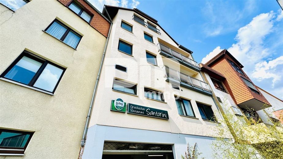Schön zentral gelegenes Büro mit Balkon und Tiefgaragenstellplatz – Rückansicht