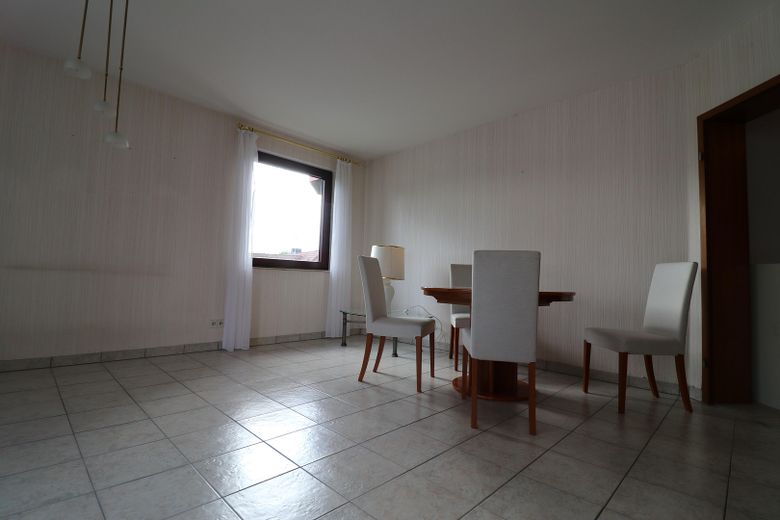 Nähe Klinikum Fürth - Gepflegte 2-Zimmer-Wohnung – Wohnzimmer