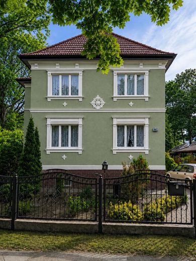 Kein Neubauwürfel, kein 08/15, Berliner Altbau-Schätzchen m. 1010m² Grundstück s. Menschen m. Ideen – "Edler geht immer" KI Bild