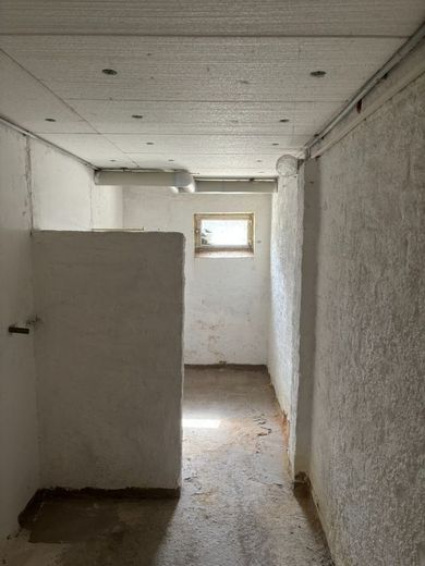 frisch renoviert - modernisierte/helle Etagenwohnung - 2,0 Zi. Küche mit EBK/Wannenbad (TLB) - ca. 45m² – 260422_MW_1.OG_links_WLS60_Crimmitschau_Bilder_CKI_026_Keller