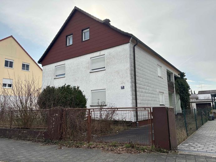 Rarität: Grundstück mit Möglichkeit zur Traum-Immobilie in Top-Wohnlage! – Strassenansicht klein