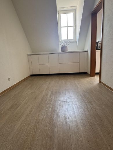 Ideal für Paare & Homeoffice: Wohnung in einer Vila in Toplage mit 2 separaten Arbeitsbereichen – Esszimmer