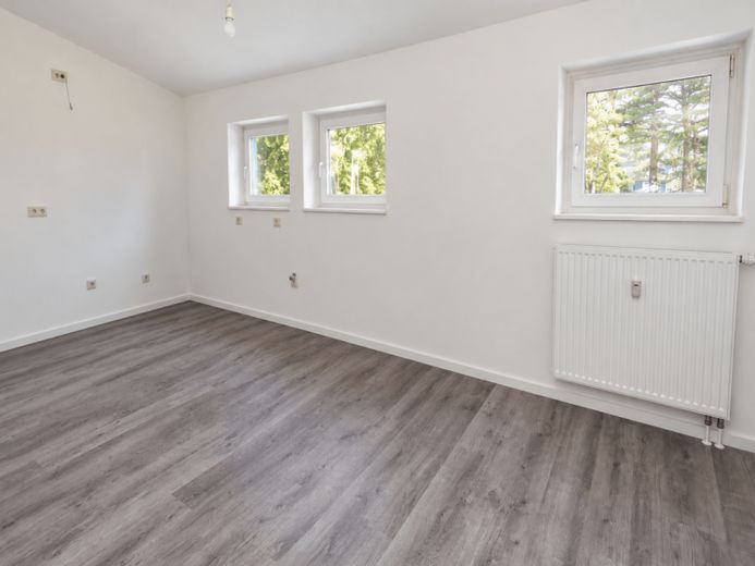 Piso de 4 habitaciones en la última planta con 2 BALCONES, bañera y suelo laminado, disponible a partir de diciembre de 2026 – Foto 1