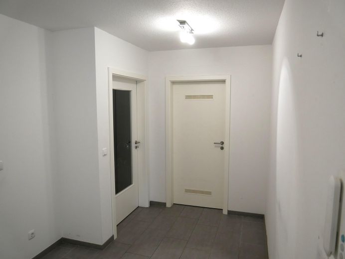 Flur Blick Wohnzimmer-Abstell