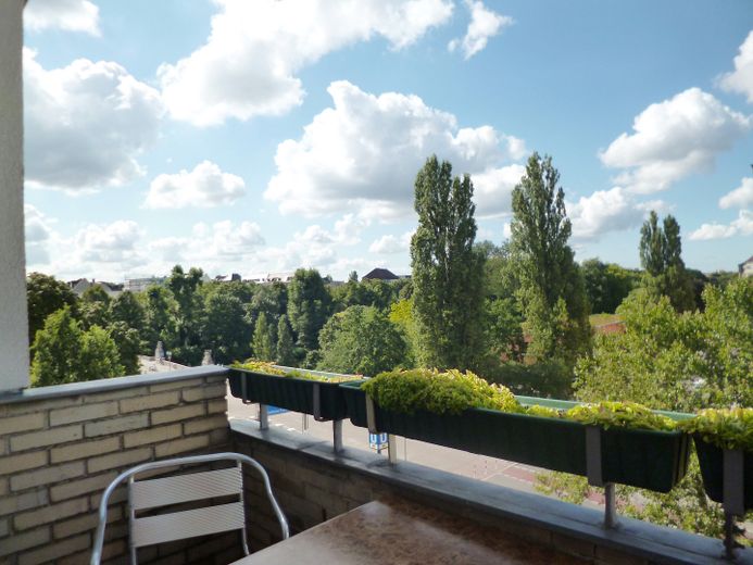 helles, ruhiges Apartment direkt am Volkspark Schöneberg und U-Bahn – Balkon