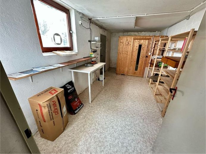 Zweifamilienhaus mit 2 sep. Wohneinheiten | Mögl. Anlageobjekt – Keller unter Carport