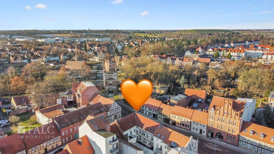 *Verk.* Imposantes Eckhaus in zentraler Lage - Investieren mit Perspektive – Luftbild Blick Nordwest