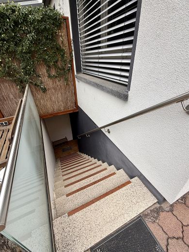 Modernes EFH mit Einliegerwohnung & Traumgarten | Provisionsfrei & bezugsbereit – Eingang Einliegerwohnung