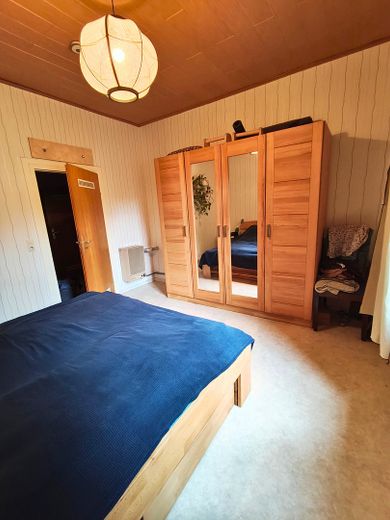 Wohnen in Bestlage: Stilvolle Doppelhaushälfte in der BASF-Kolonie – Schlafzimmer (1) OG