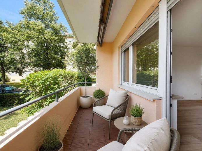 Moderne, sanierte 4 Zimmer Wohnung zum Erstbezug und provisionsfrei – Balkon