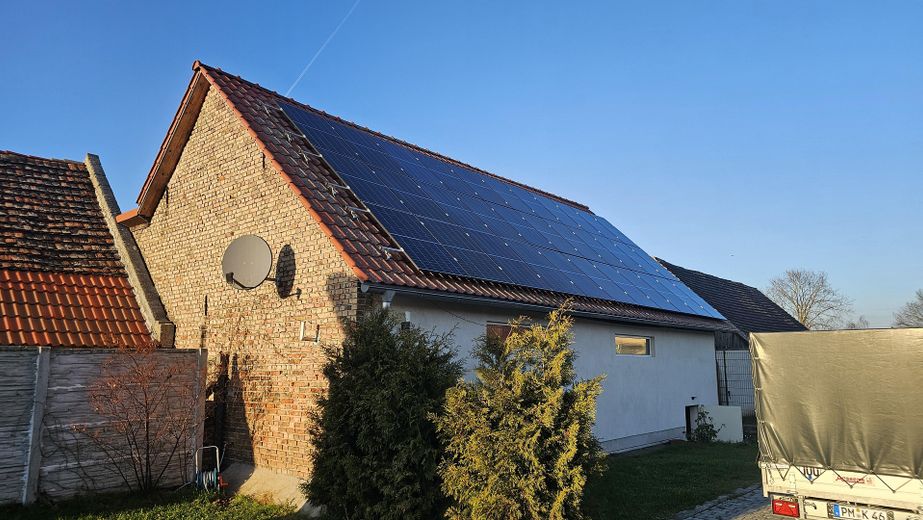 Scheunendach mit PV Anlage