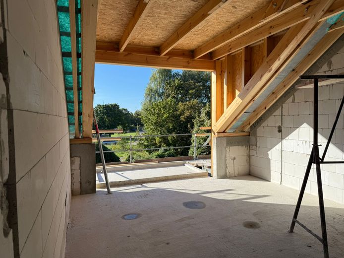 Blick Wohnzimmer --> Balkon