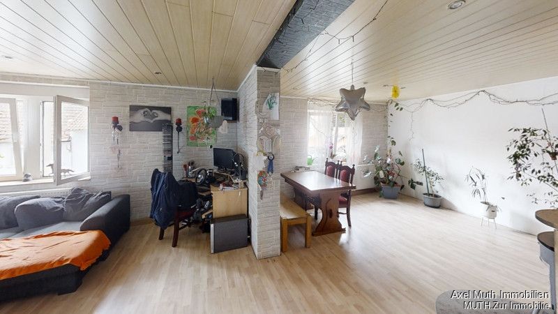 geräumiges Ess-Wohnzimmer